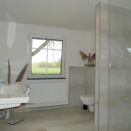 Bungalow Am See, Seeblick, Inkl Wlan Appartamento Buggenhagen
